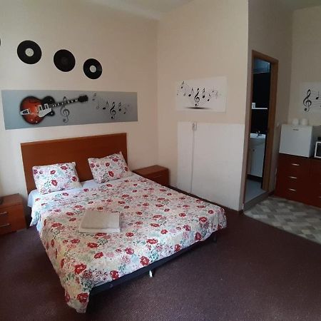 Old Town Friendly And Lovely Apartment 布加勒斯特 外观 照片